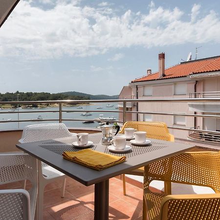 Seafront Apartment Gaby Medulin Eksteriør billede