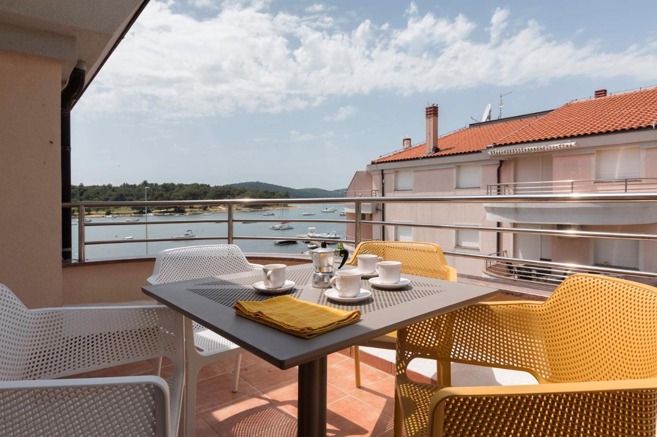 Seafront Apartment Gaby Medulin Eksteriør billede
